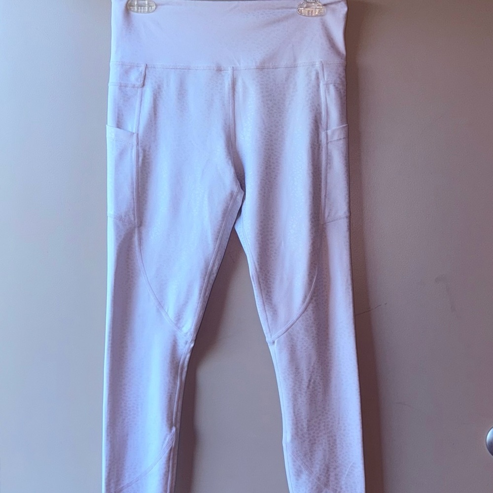 ZYIA White Viper Pocket Light n Tight Hi-Rise Leggings